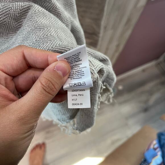 Nation LTD Womens Gray Herringbone Distressed Raw Seam Sweater Sweatshirt Small - Picture 3 of 7